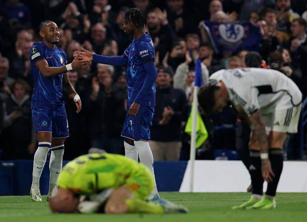 1731021858899091856.jpg 【欧协杯】费利克斯+恩昆库双响,切尔西8比0诺亚FC